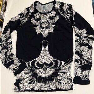 Black and White Long Sleeve Top by Athletica size large